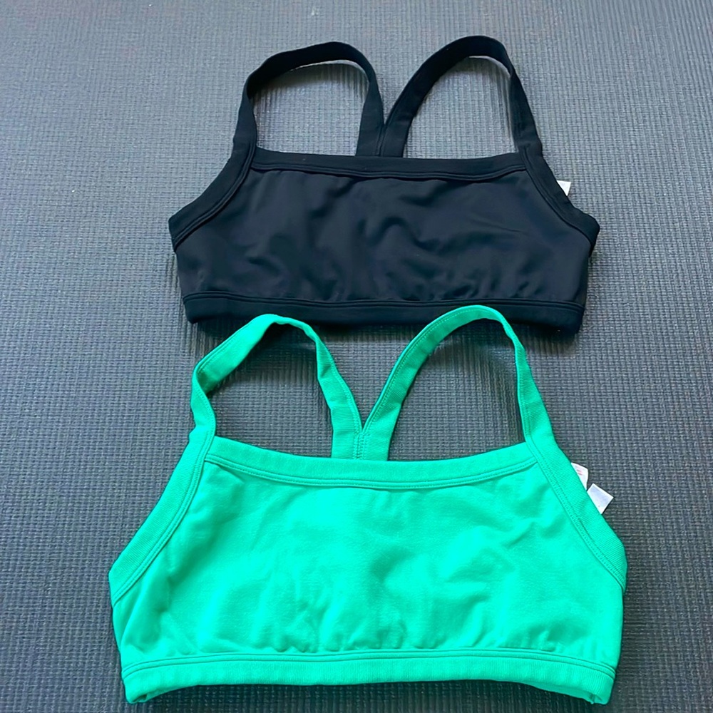 2 sports bras